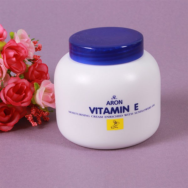kem-duong-am-vitamin-e-thai-lan